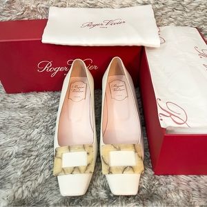 SOLD‼️Roger Vivier Buckle Pumps